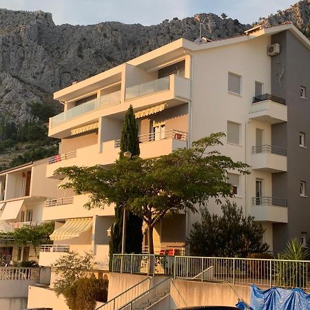 Apartments Beverly Omiš Exteriör bild